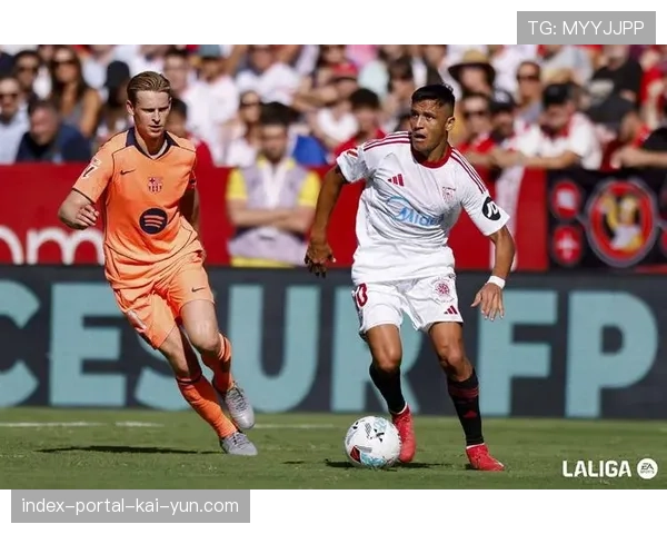 埃弗顿高位逼抢迫使桑切斯失误,战术针对性部署收获成效 埃弗顿高位逼抢迫使桑切斯失误,战术针对性部署收获成效